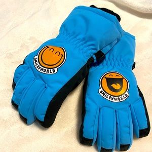 Brand new cute gloves never been used.